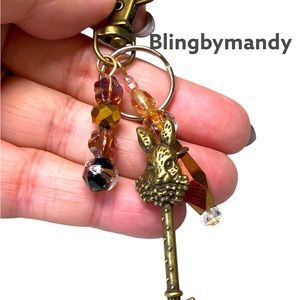 🐇White rabbit key chain/zipper pull/purse bling-Alice in wonderland inspired